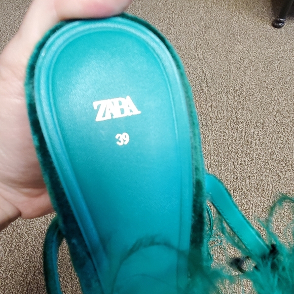 Zara Green Feather velvet heels Size 39 - Picture 4 of 7